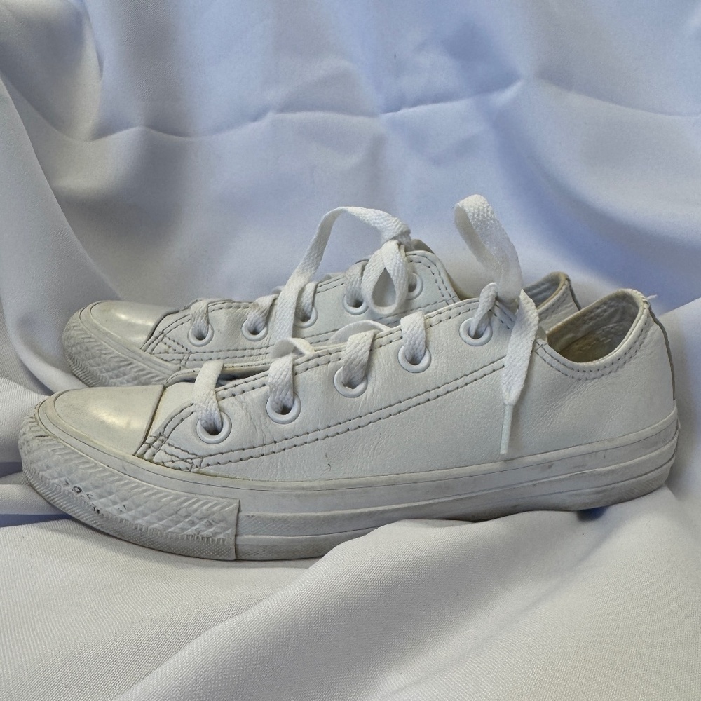 Converse Chuck Taylor All Star Low Top Sneaker White Leather Size 6 - Picture 6 of 10